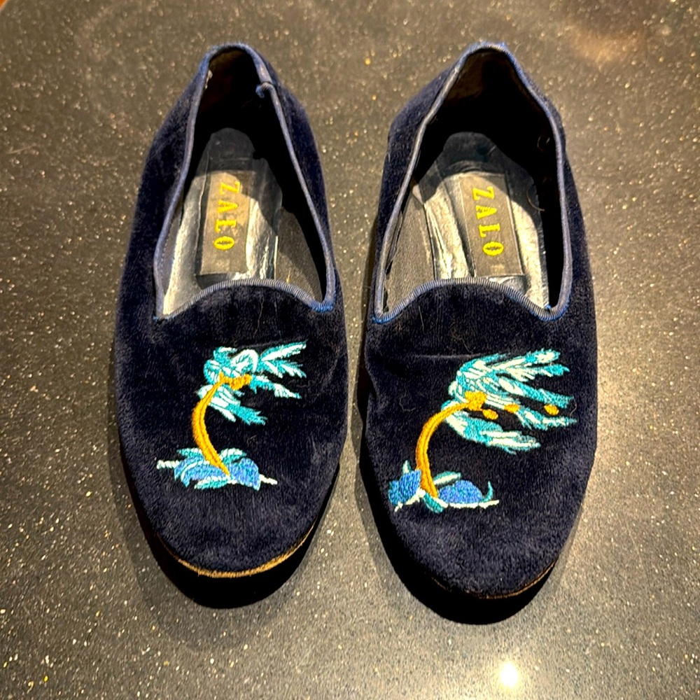 ZALO Navy Velvet embroidered Hurricane flats, used Size 7